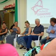 Regina e Fortunati em bate-papo descontraído com integrantes da Associação