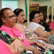Todas estão aptas para cuidarem de idosos