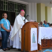 Padre conduzindo a Romaria