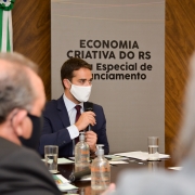 Imagem do governador durante momento de fala