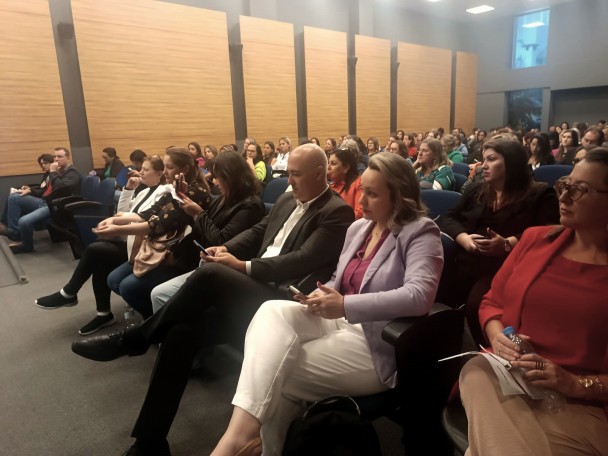 foto do publico presente no auditório da FAMURS
