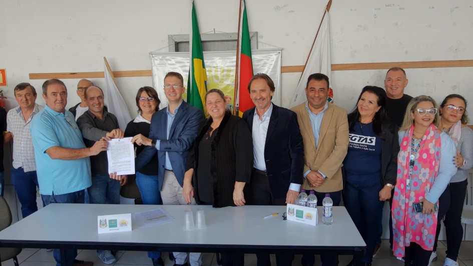 foto colorida do documento assinado