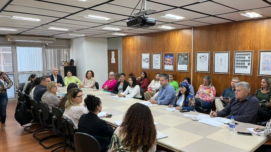 foto colorida com o colegiado que compõe a CIB