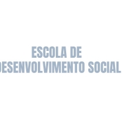 card branco onde está escrito escola de desenvolvimento social