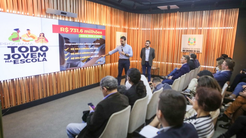 O programa prevê a qualificação técnica e a aprendizagem profissional para jovens a partir de 14 anos