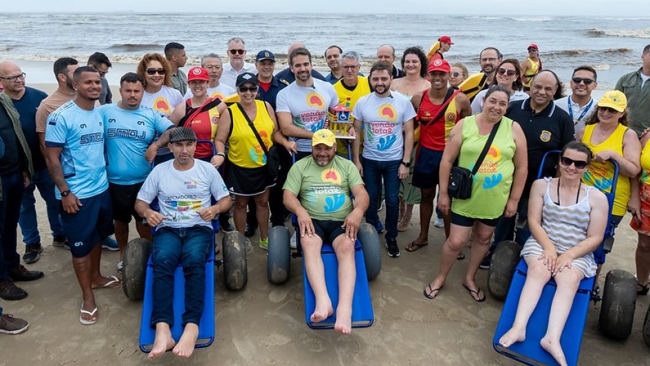 foto colorida da equipe da operação verão