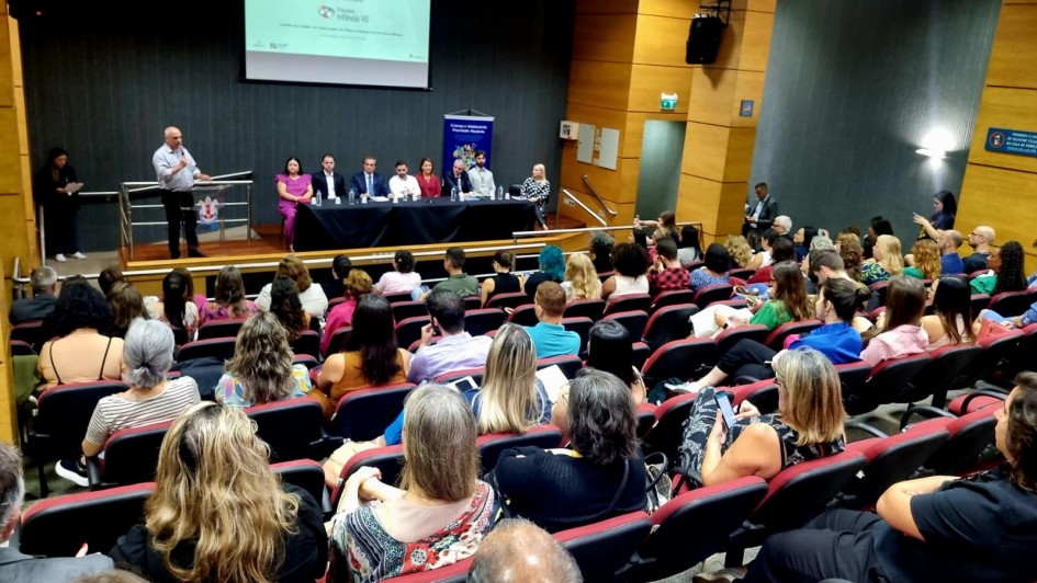 FPE participa de audiência pública de construção do Plano Estadual pela Primeira Infância (Pepi)