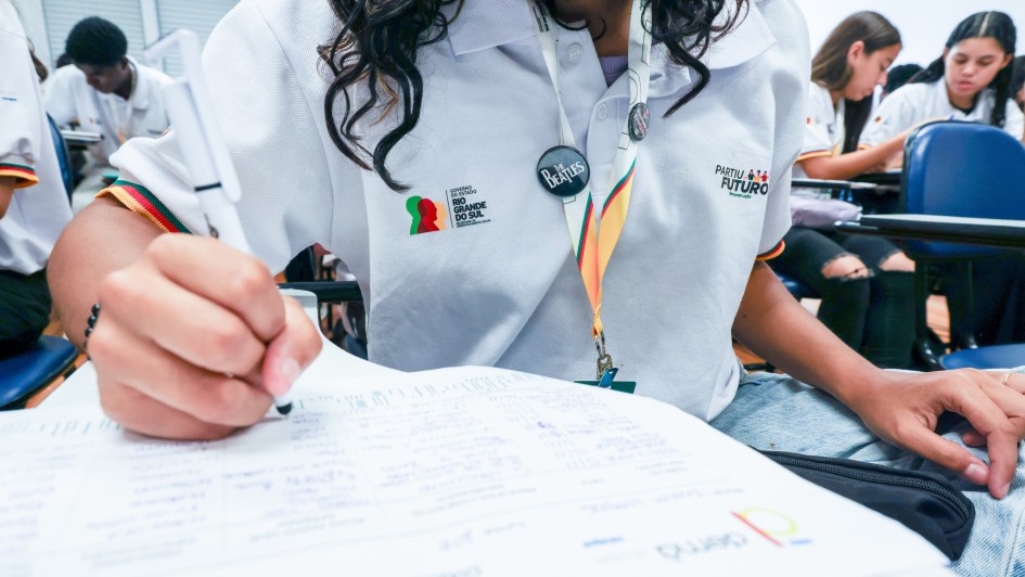 Qualificação profissional para jovens está entre as ações do Estado para a reconstrução das áreas afetadas pela enchente